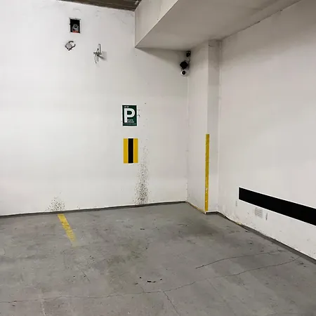 City Centre Apartment With Parking Praga Exterior foto