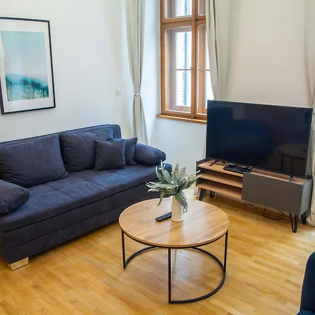 City Centre Apartment With Parking Praga Exterior foto